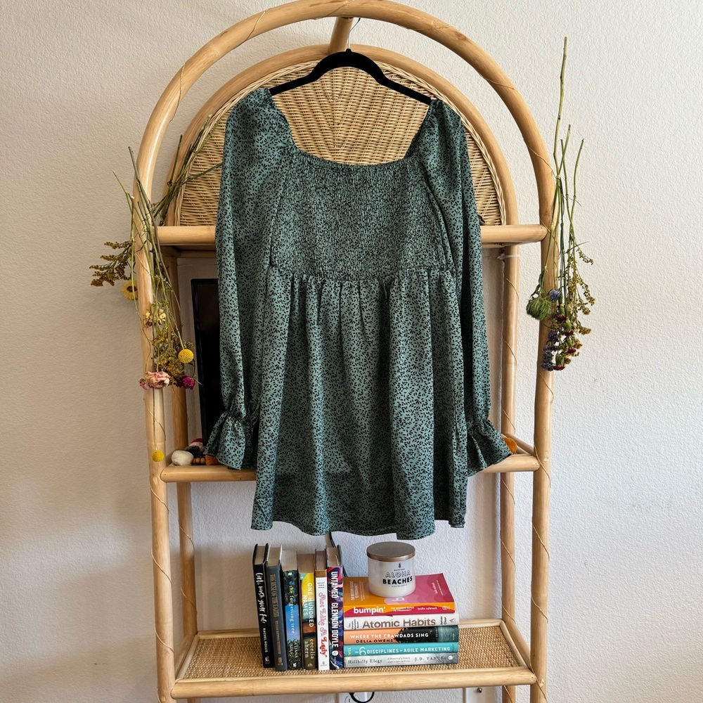 Green square neck dress with bishop sleeves